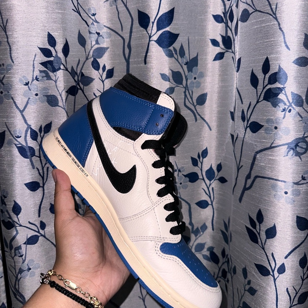 Jordan 1 Retro High Og X Travis Scott - image 5